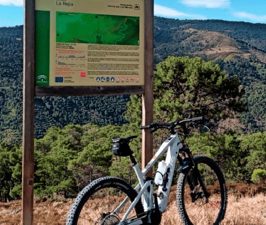 Actividades de aventura en Málaga, rutas ebike MTB por parque natural Sierra de las Nieves