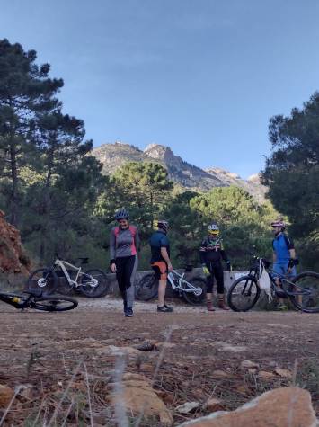 Alquiler de bicicleta eléctrica de montaña en Málaga, Aventúrate Sierra de las Nieves